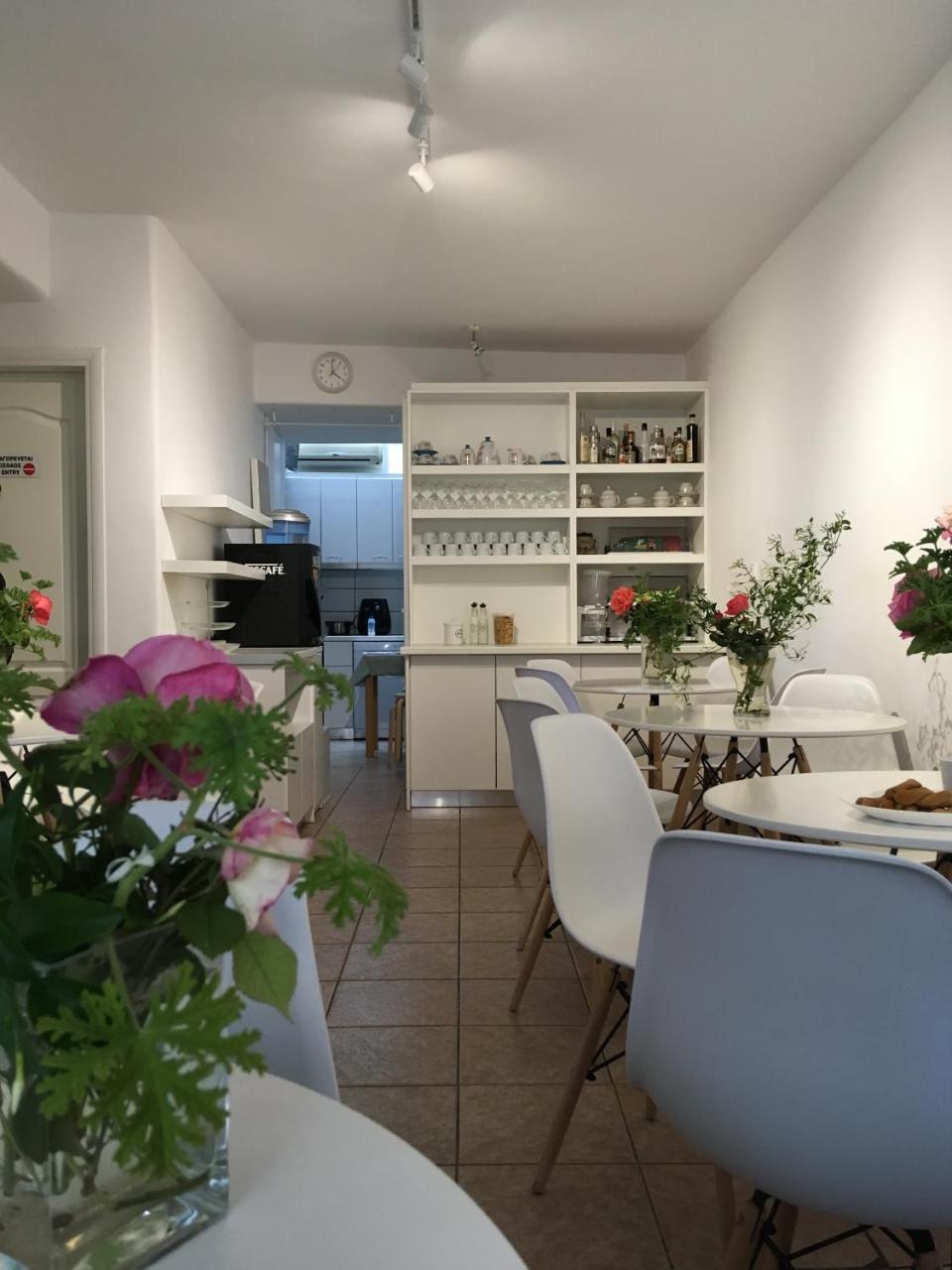 斯坦法诺公寓酒店 纳乌萨 外观 照片